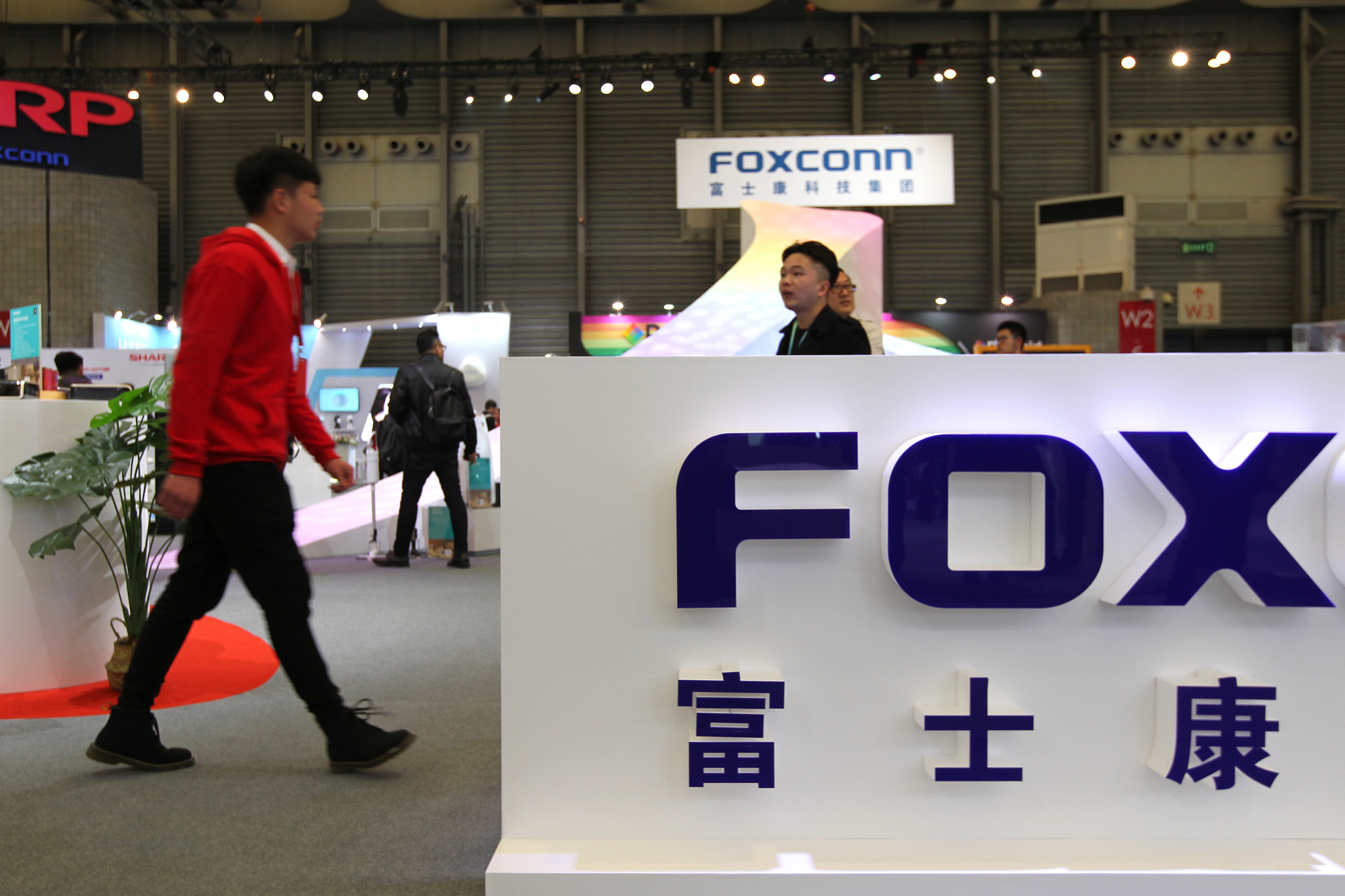 成都富士康工资待遇怎么样2019（富士康越南建厂背后）