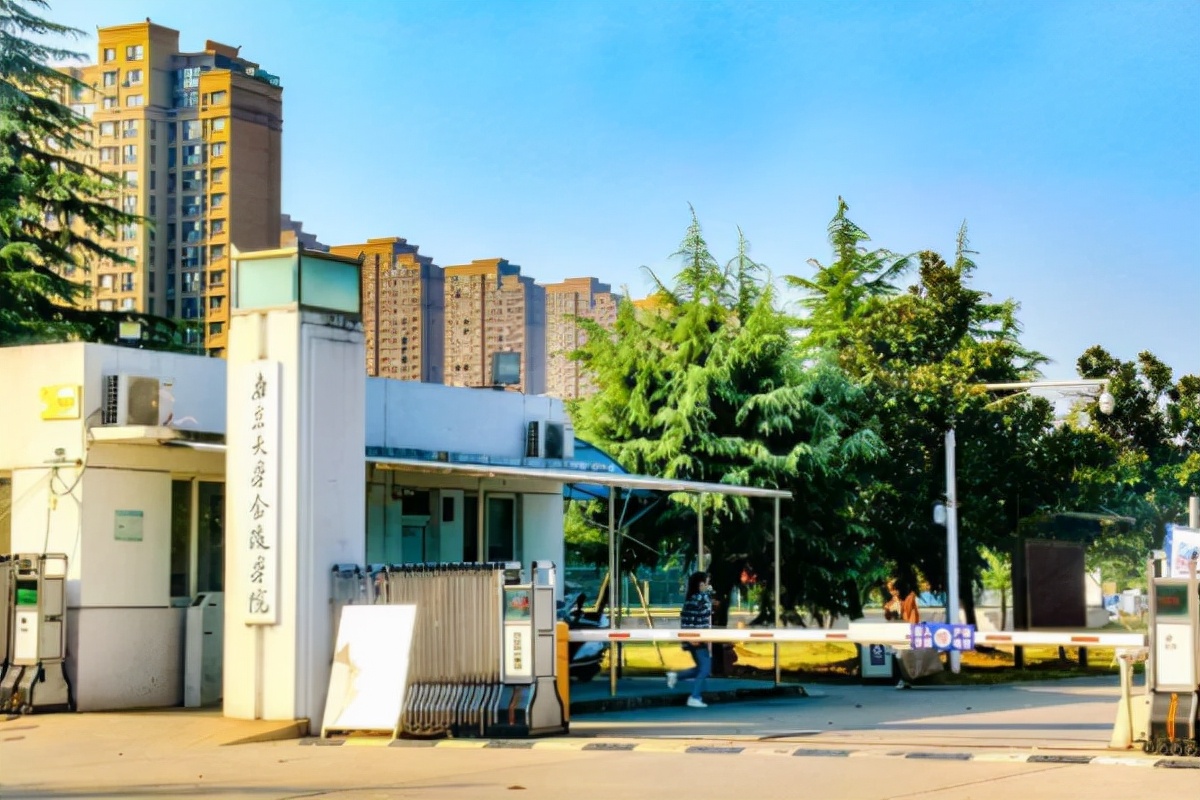 教育部批准，这4所大学已经“停办”，学生还在，学校却没了