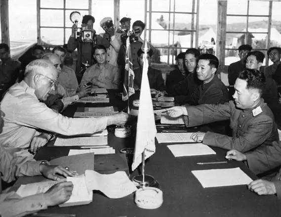 朱德位列十大元帅之首，为何军衔命令状不是001号，001号给了谁？