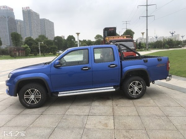 10万级实用型皮卡，搭载五十铃技术发动机，骐铃T7plus表现不俗