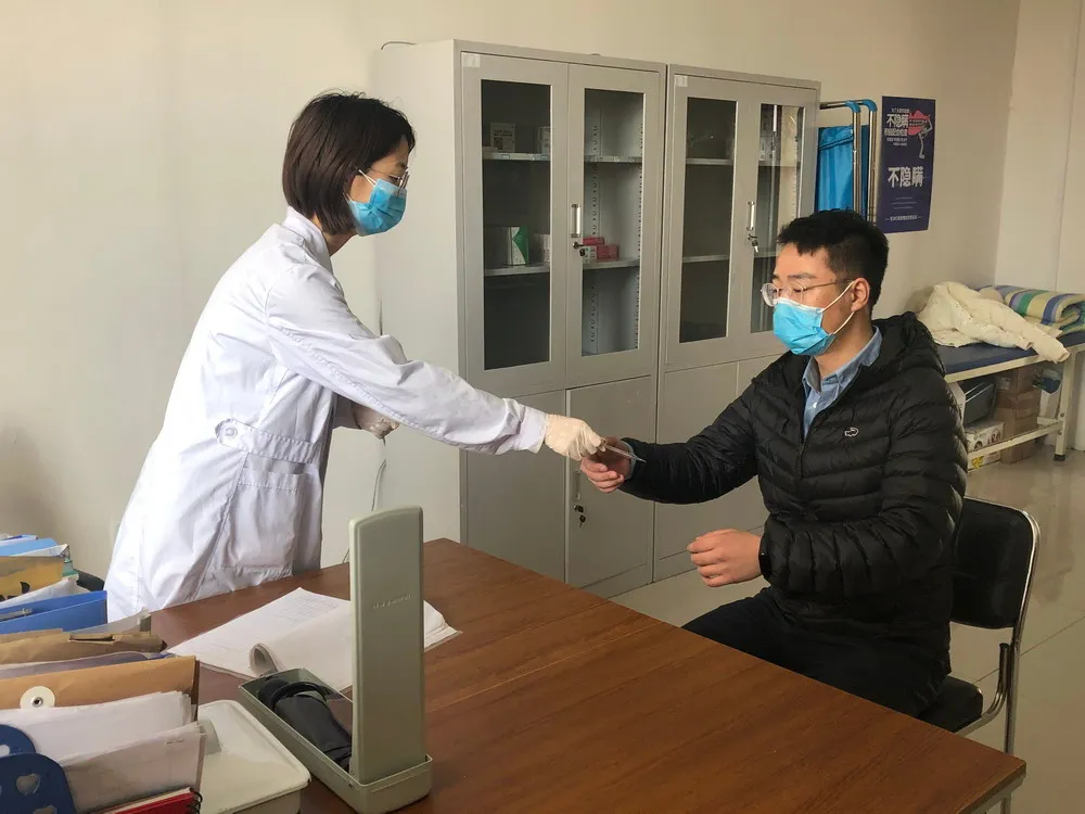 硬核“备战”开学 || 哈铁建学校举行疫情防控演练