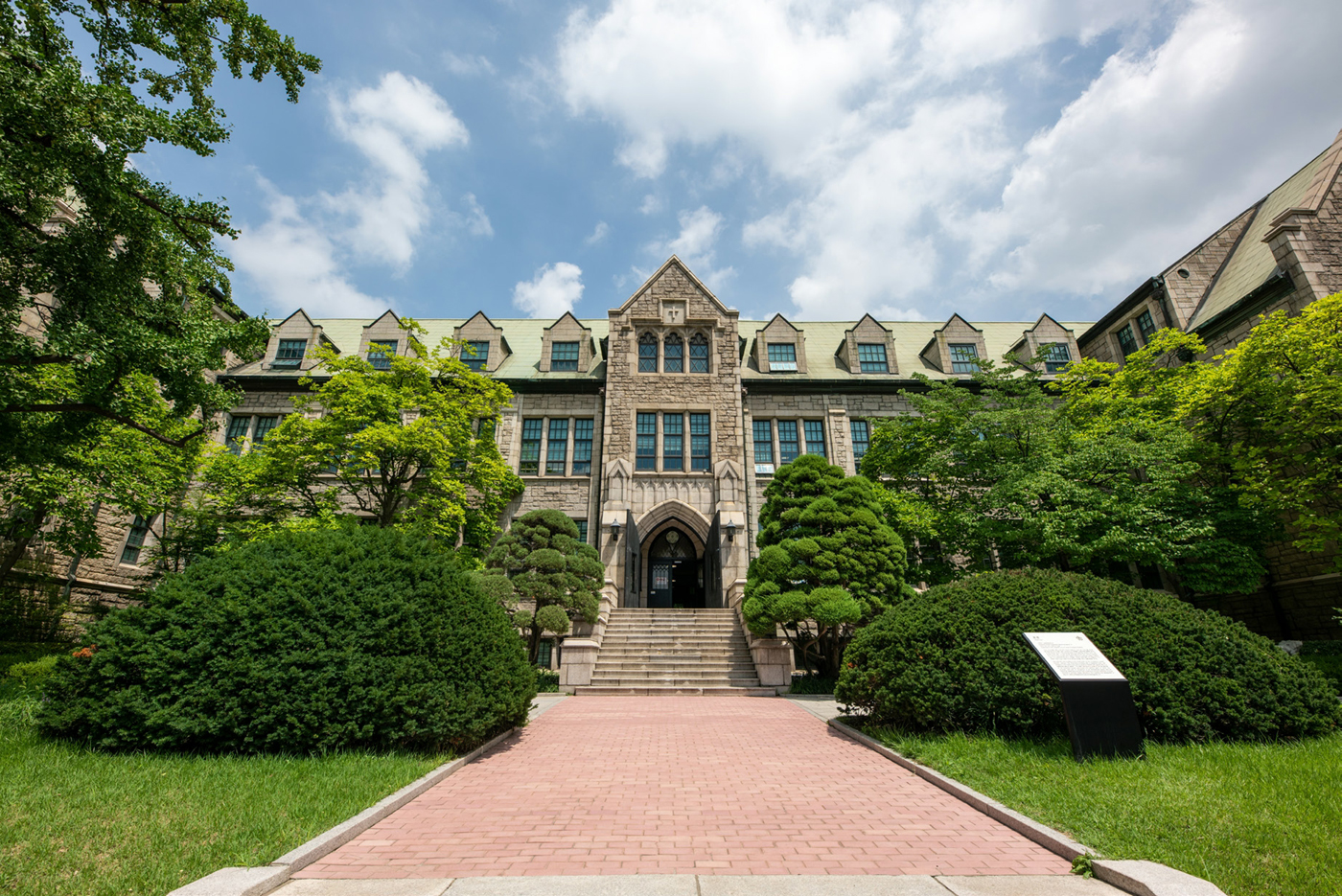 “韩国总统夫人院校”