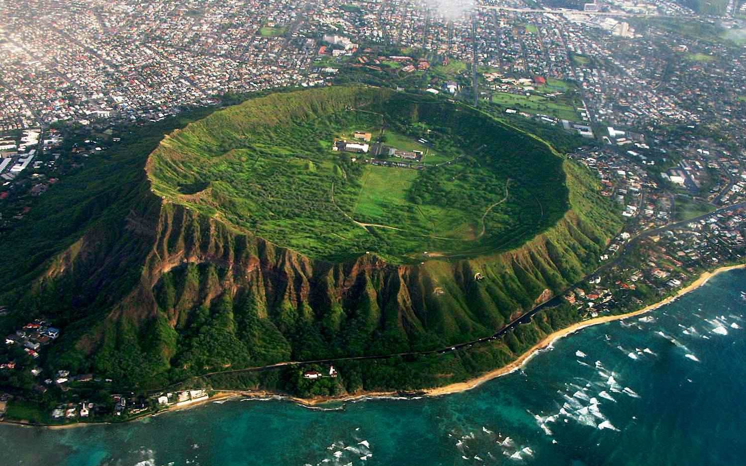 火奴鲁鲁在哪(美国夏威夷州首府，为何不在夏威夷最大的岛上？而是在瓦胡岛)