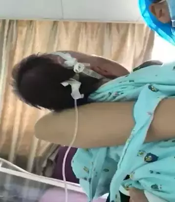 新生婴儿经历6次腰椎穿刺,险些没命!妈妈:4万2的月子中心,竟是骗人的
