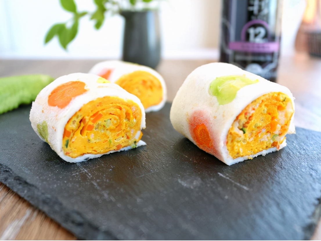 好吃还营养的厚蛋烧，做法很简单，颜值也高，做早餐正合适