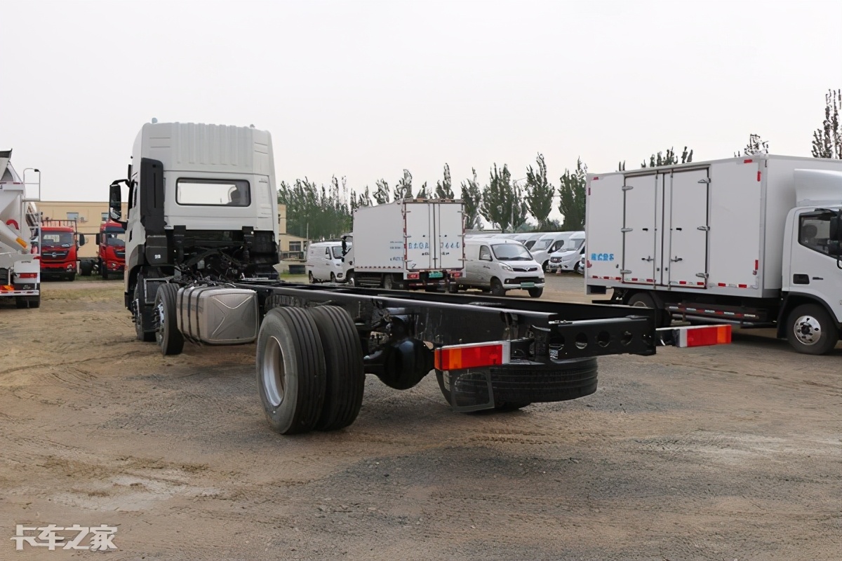300马力6x2载货车，绿通快递首选，详解东风KL载货车