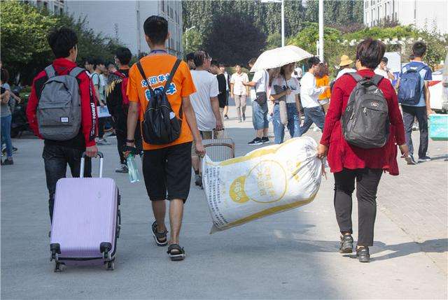 大一新生有福了！往届生5个宝贵经验助你尽快适应大学生活