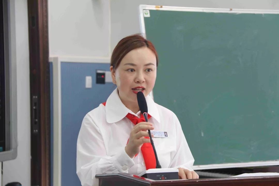 大学生辅导员工资曝光，年薪羡煞旁人，难怪都抢着当辅导员