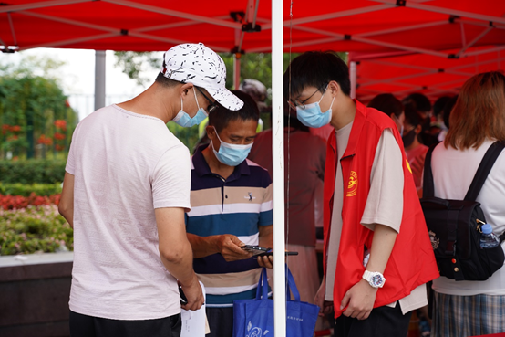 上海工商职业技术学院喜迎2021级新生入学报到