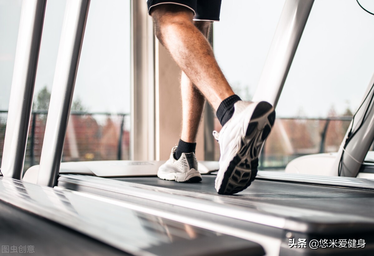 每天在室内跑步5公里,注意这4个细节,更容易坚持训练