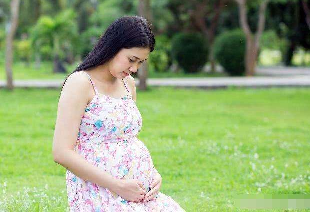 孕检明明是女孩，生出来却是男宝宝，宝妈怀疑医院“抱错了”