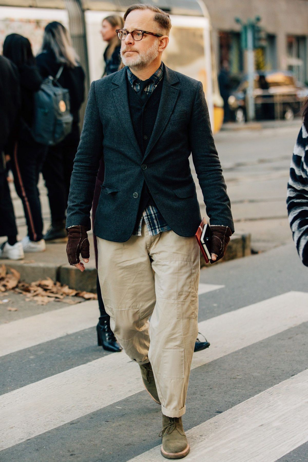 成熟的男人,不会乱穿衣服!初冬把这4款单品搭好,轻松提高气质