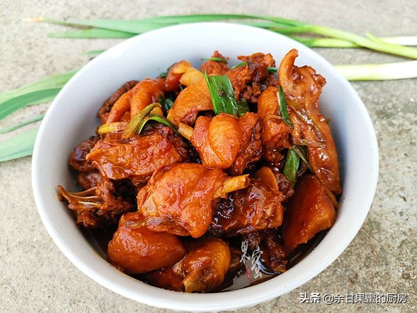 ​这食材与鸡肉烧一烧上桌，营养丰富味道好，总吃不腻