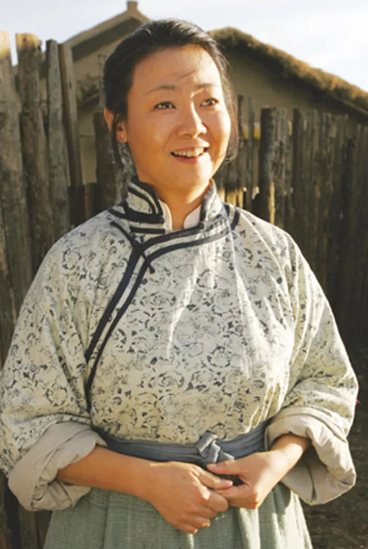 17位内蒙女星 17朵草原上美丽的花 个个又美又实诚 比江南美女更耐看