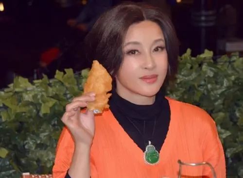 中国8大美人今昔颜值对比，有人整容颜垮，有人优雅老去，差距大