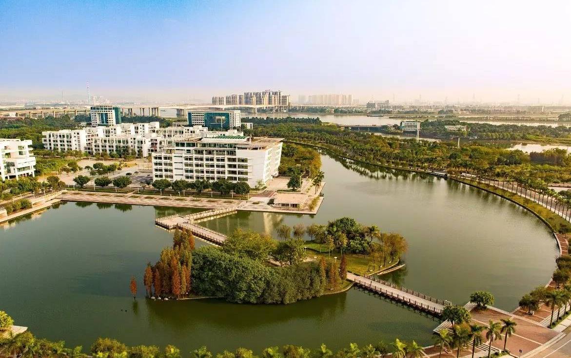 广东四所特色高职院校，其中深圳职业技术学院位居第一