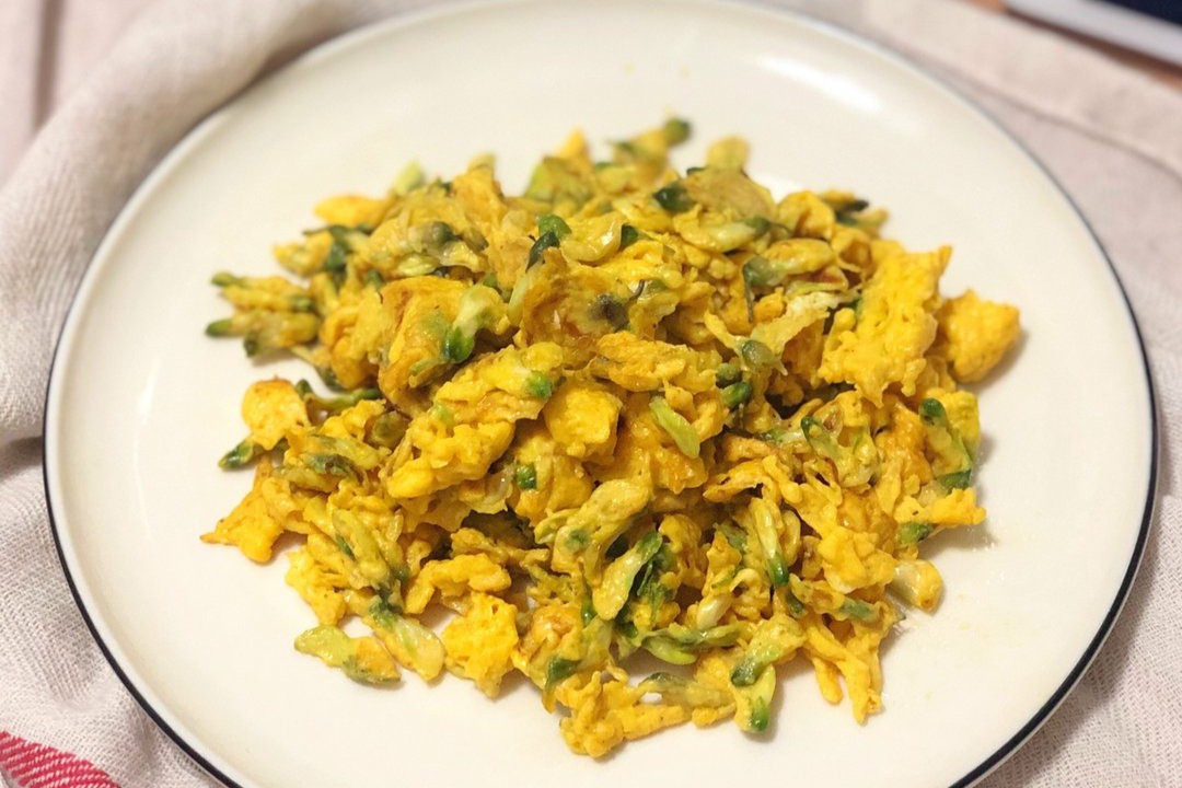 吃了30年槐花，才知道用这种方法就能保存起来，放一整年都不会坏