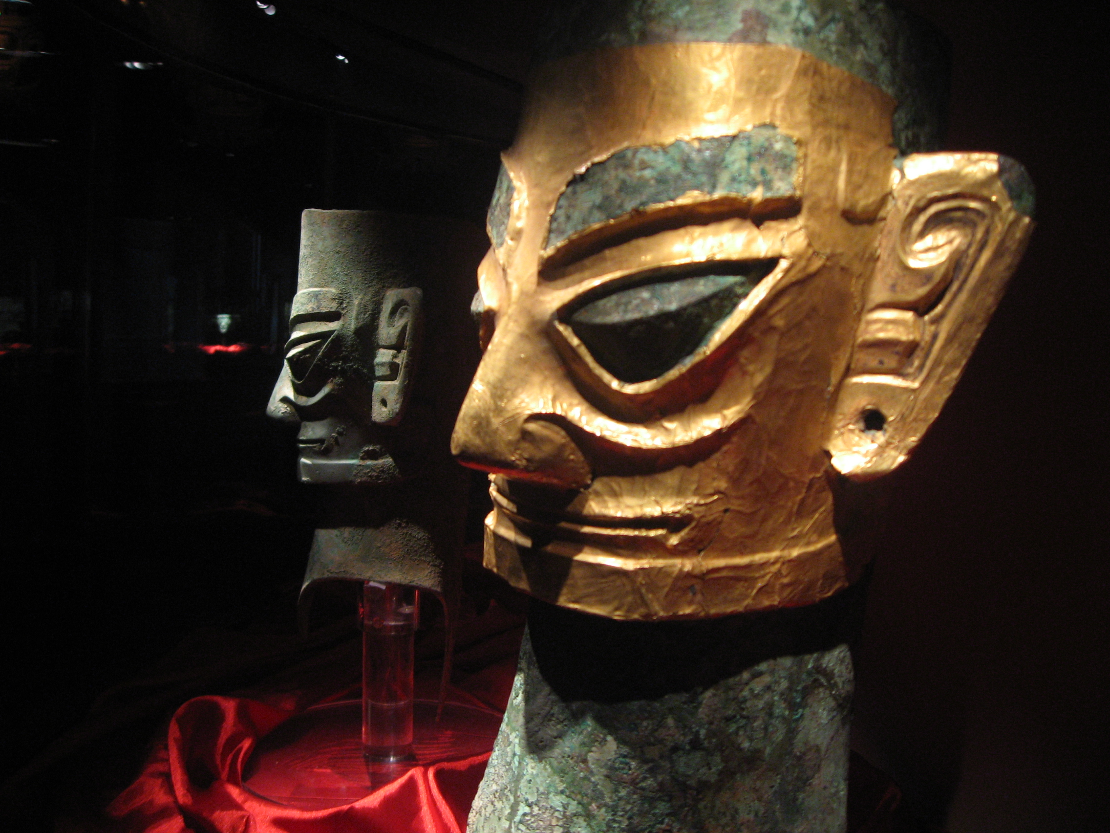 随着三星堆遗址,河姆渡遗址,红山文化遗址的考古发掘证实中华文明的