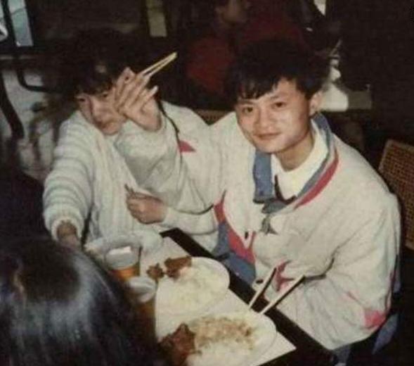 马云创立湖畔大学，今年只收49人，其中还有王思聪的前任