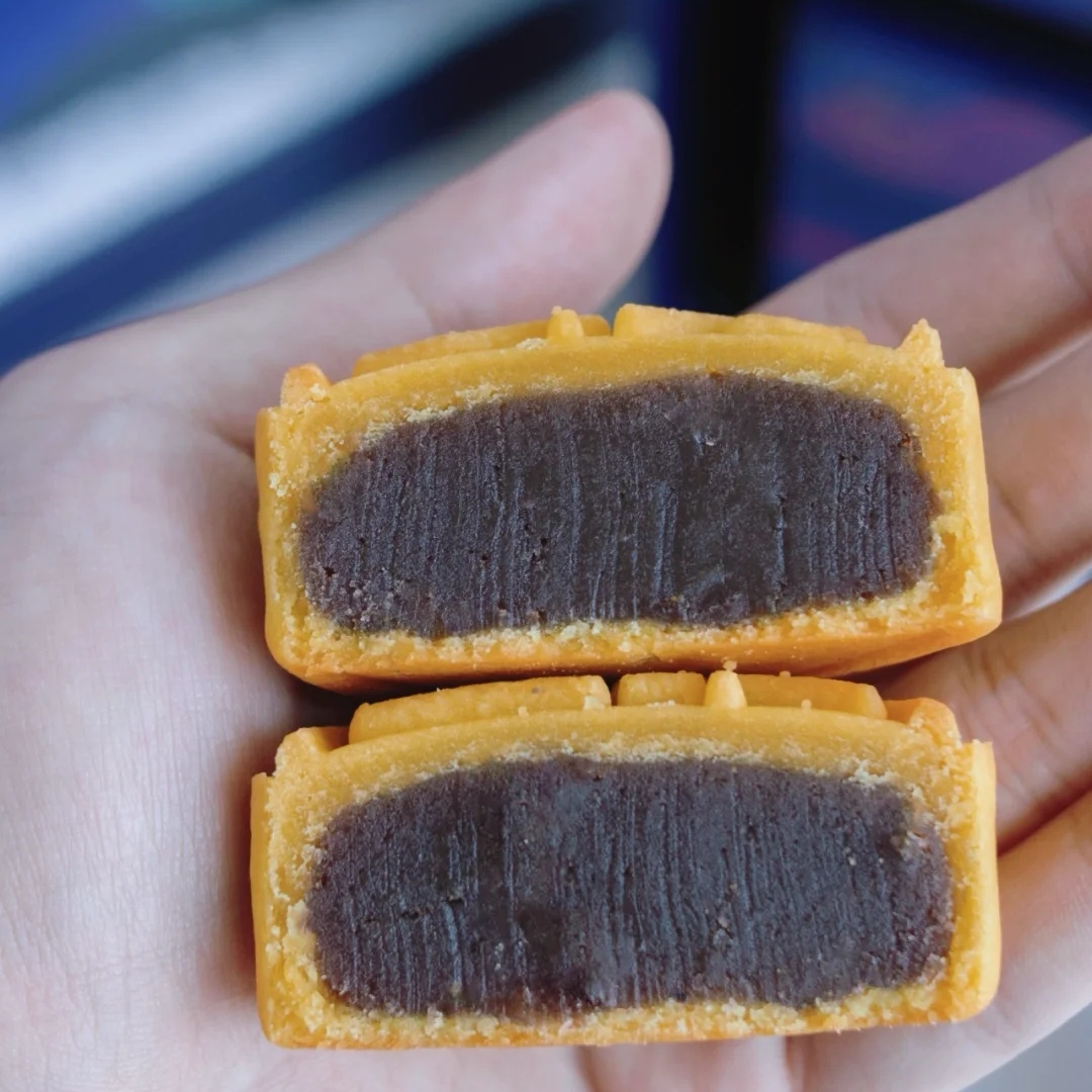 月饼算是让南方人玩明白了,这些组合,犹如一群"妖魔鬼怪"