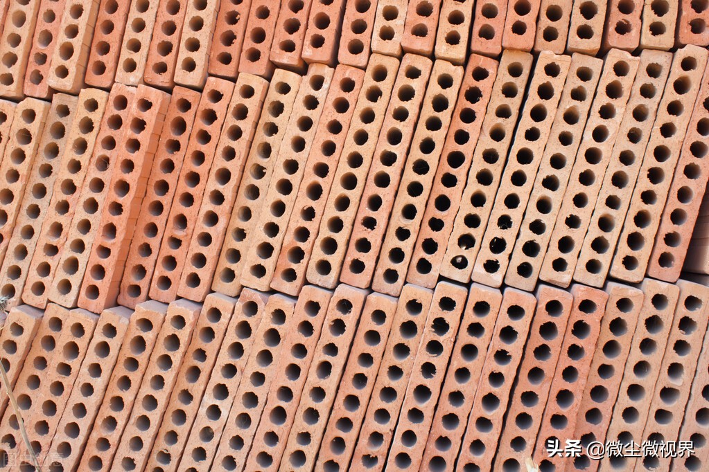 农村红砖逐步被禁用，0.4元/块难买到，农民自建房得考虑新型材料