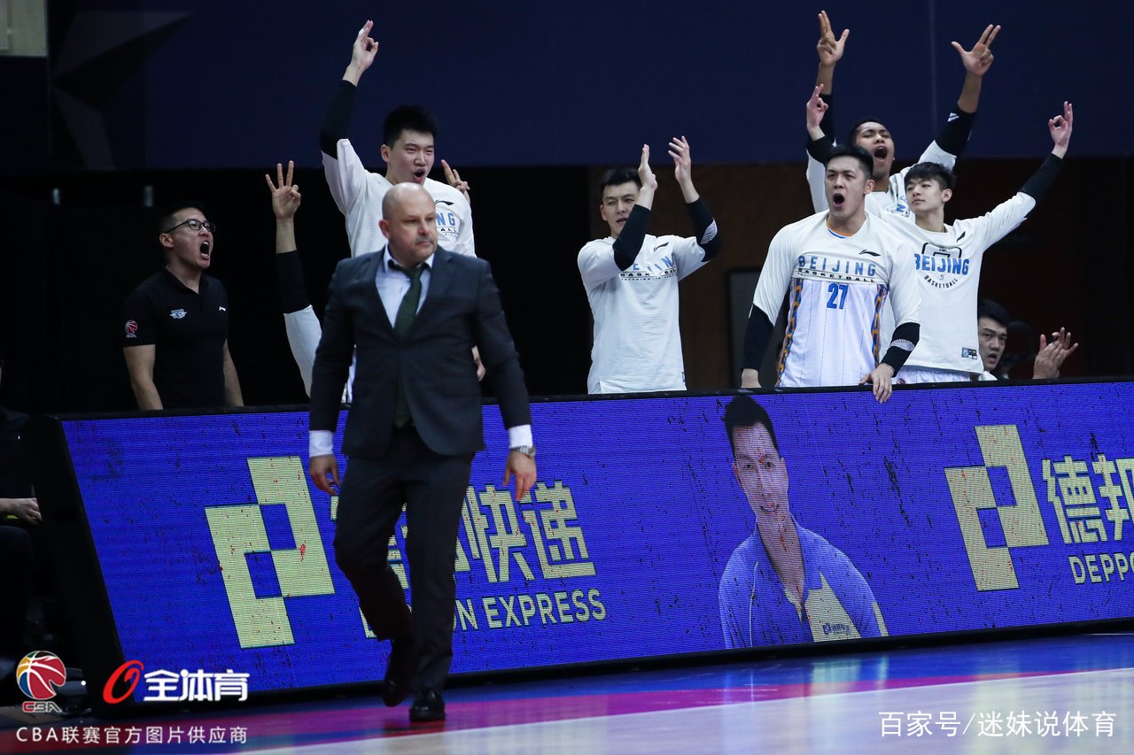 nba球场为什么有两根三分线(篮球小科普：弧顶三分？篮球中的“弧顶”位置在哪里？)