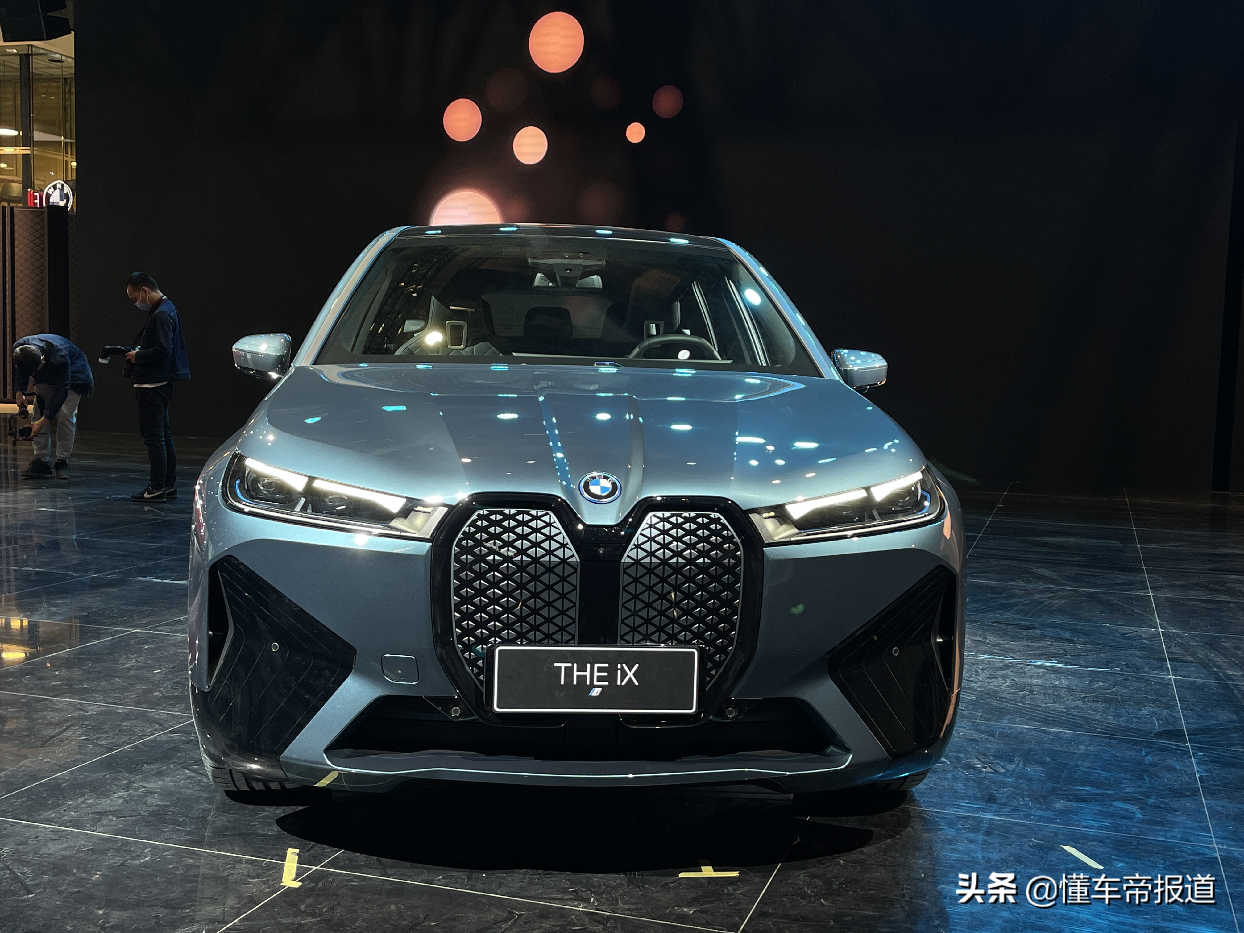 新车|开启电动新篇章 实拍解析宝马ix