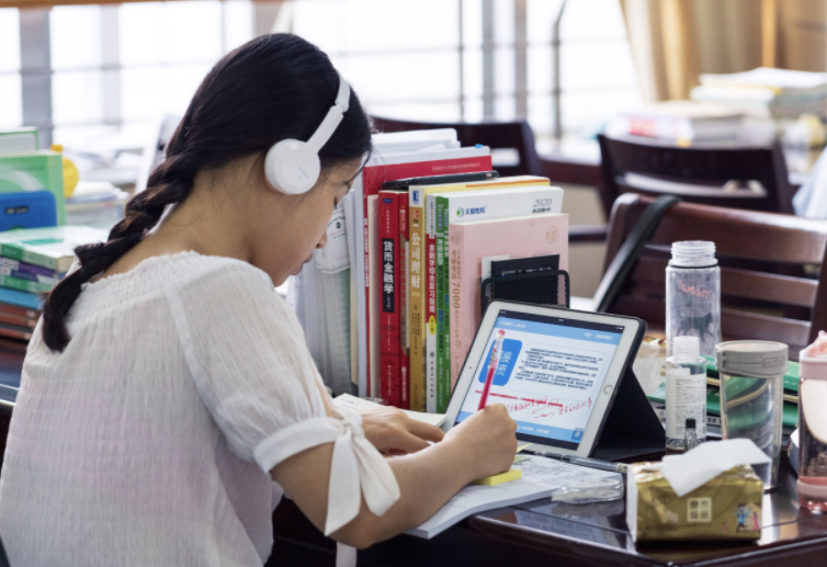 2022年考研倒计时，多所985高校改变主意，考研党措手不及