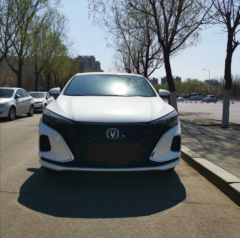 轿车：长安逸动，高配160马力+5.8升油耗，售价不足10万元