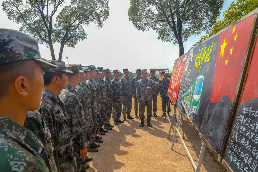 献礼华诞 | 解放军及武警部队“双节”晚会大联欢