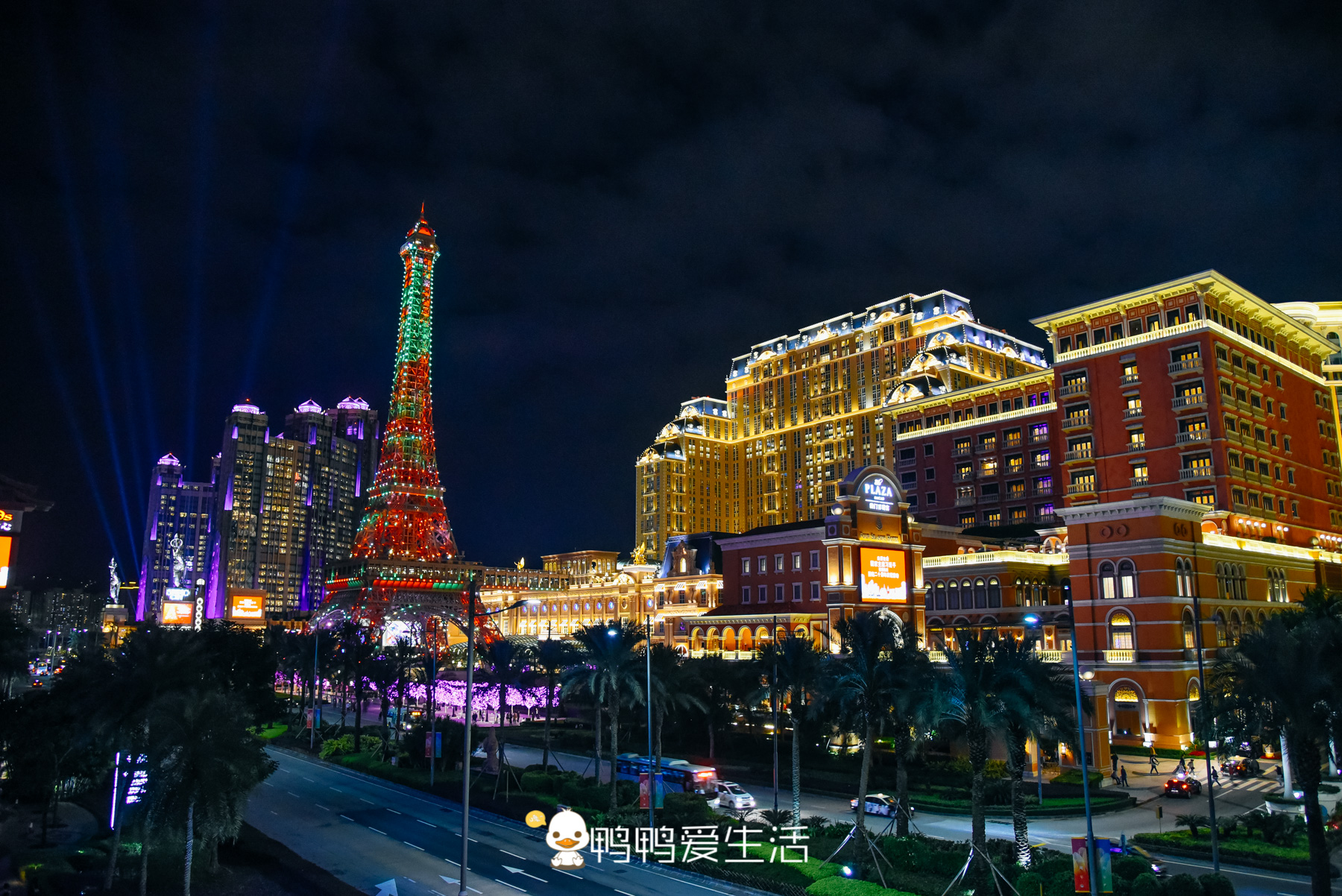 澳门之夜让人沉醉，光影节打造迷人夜景，游客：美不胜收