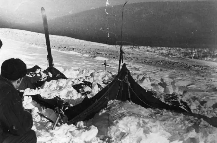 真实事件改编：1959年，九名前苏联登山者离奇死亡，真相至今无解