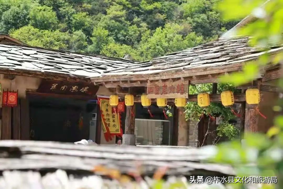 炎炎夏日何其热，行于柞水享自在