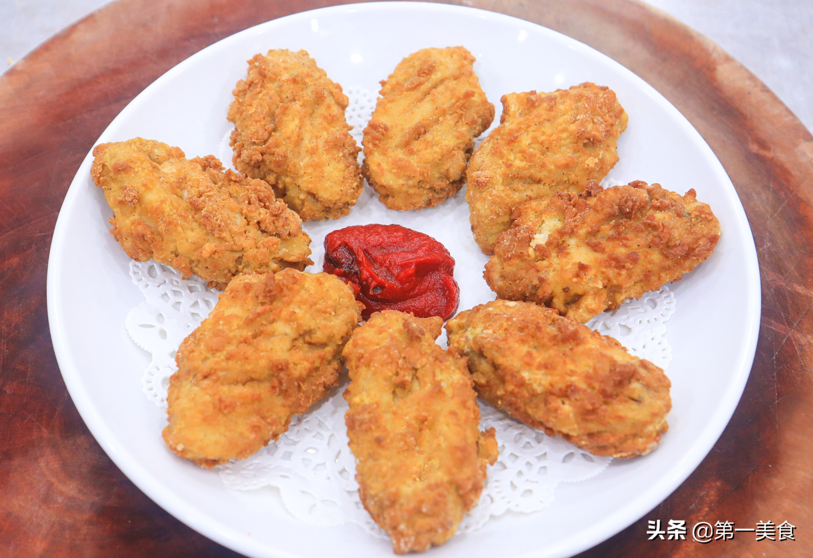炸鸡裹粉是什么粉（教你脆皮鸡翅裹面粉关键秘方）