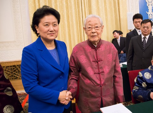 创医学神话，获刘延东接见，这6位“大师、名医”却有着同一个“身份”！