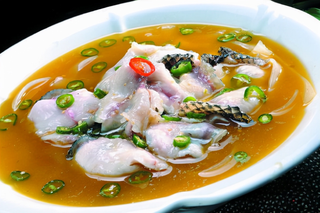 财鱼(财鱼:长得吓人,凶猛又爱吃鱼,离水3天不死,却是"鱼中珍品")