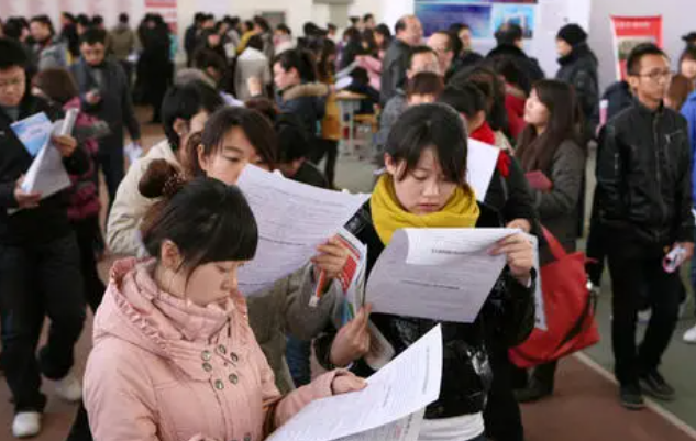 高考成绩在500左右的考生，可优先选择这些专业，毕业就有铁饭碗