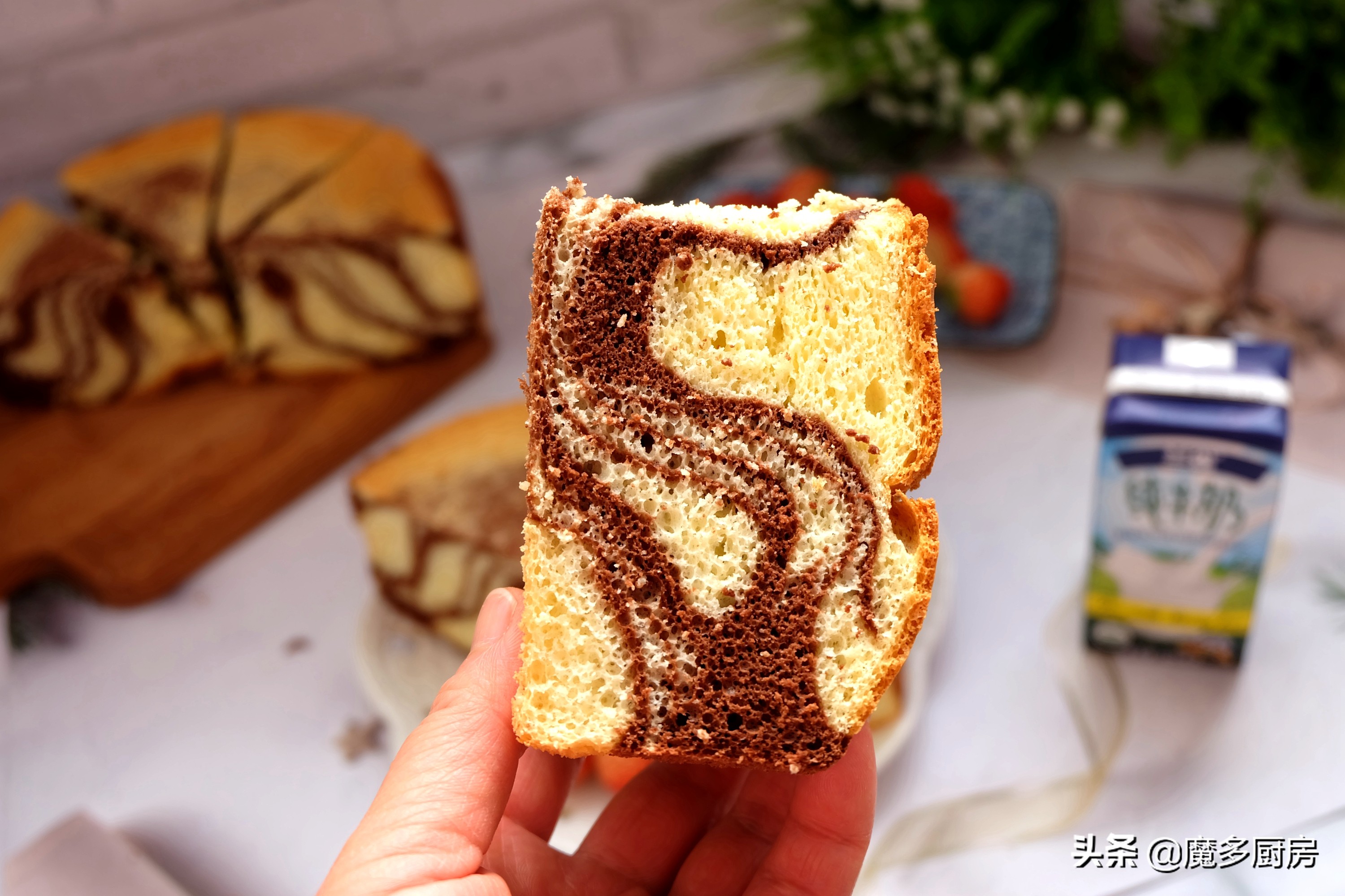 这个蛋糕做法好，无油低糖配方简单实用，两种颜色好看又好吃