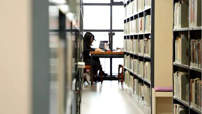 “985”和“普通本科”真正区别？通过4组数据对比，带你理解差别