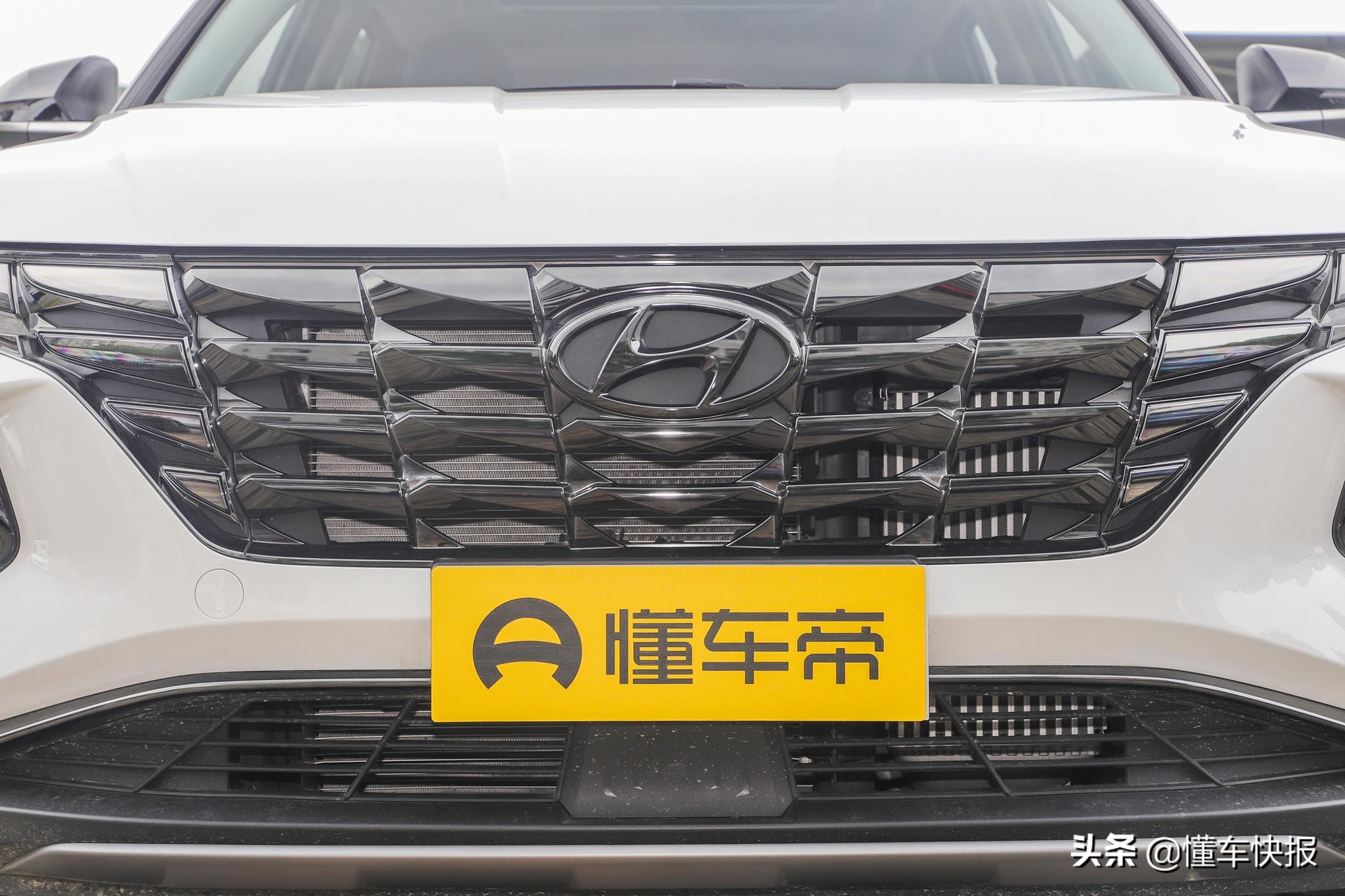 第五代途胜L对比丰田RAV4荣放，谁才是合资SUV的优等生？