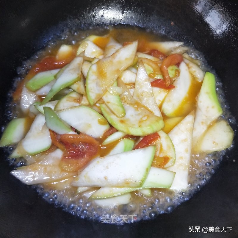 酸溜溜的味道，酸爽可口，开胃下饭，还帮油腻腻的肠胃减减负