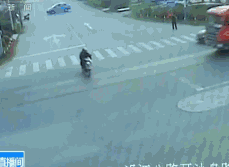 车祸现场2,gif动态图,警示世人