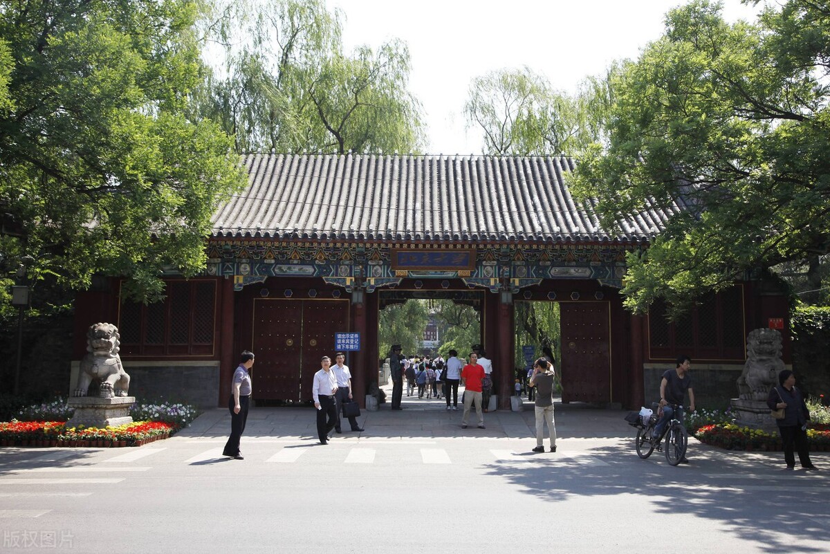 清华、北大录取7100多人，裸分录取仅占一半，超平均值的省份不多