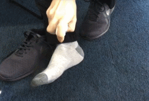 脚臭怎么办？老博士教你一招，3秒去除异味