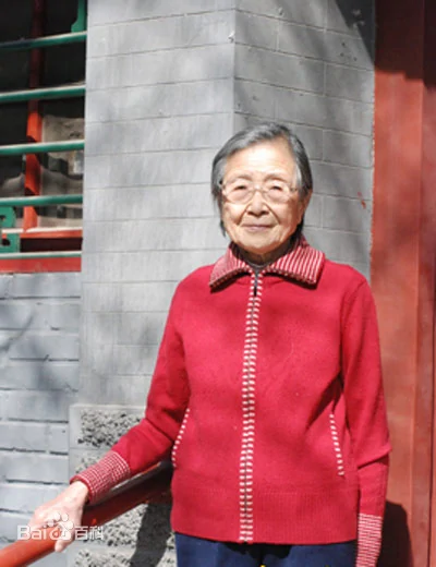 《觉醒年代》中的葛妈妈：休夫办女校，54岁赴法留学，满门英烈