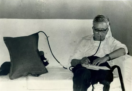 华罗庚:杂货铺出来的数学家,毛主席夸他人们尊敬他,为什么?