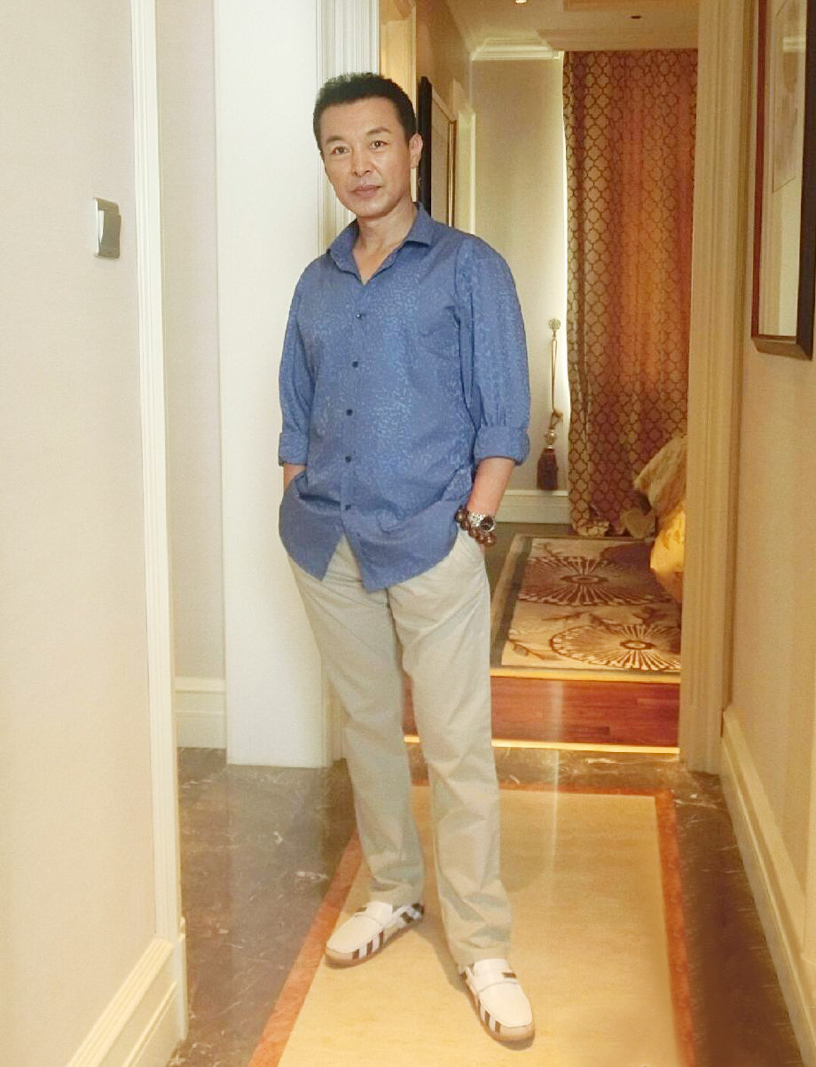 著名演员王强:夫妻闹离婚,儿子在结婚证上的留言让他泪奔