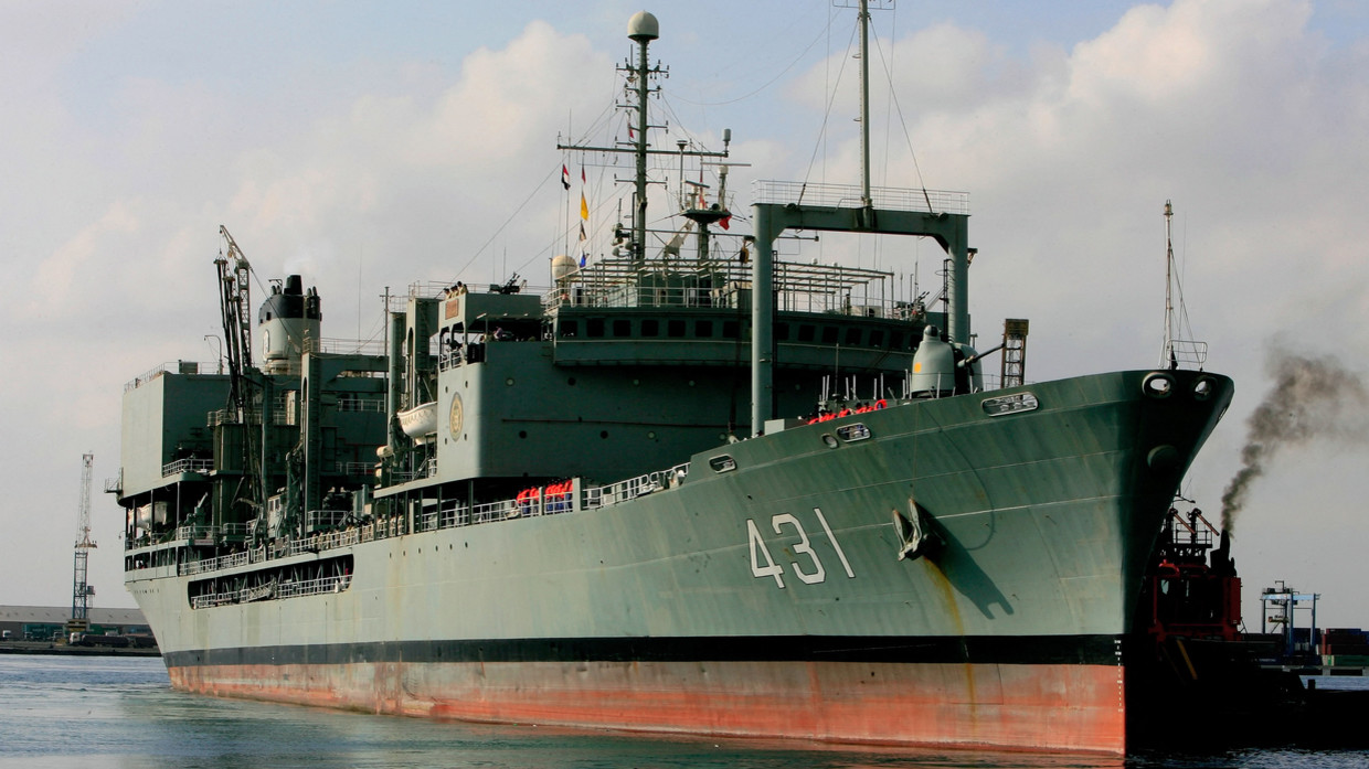 伊朗最大的军舰失去了火灾，近年来，伊朗海军事故经常在中国停下来