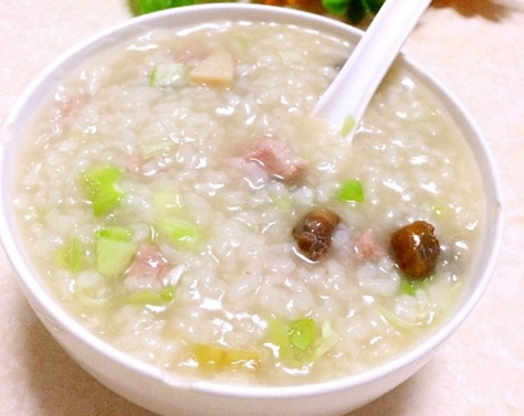 早餐就喝香菇瘦肉大米粥,鲜香味美营养丰富,提高人体免疫力