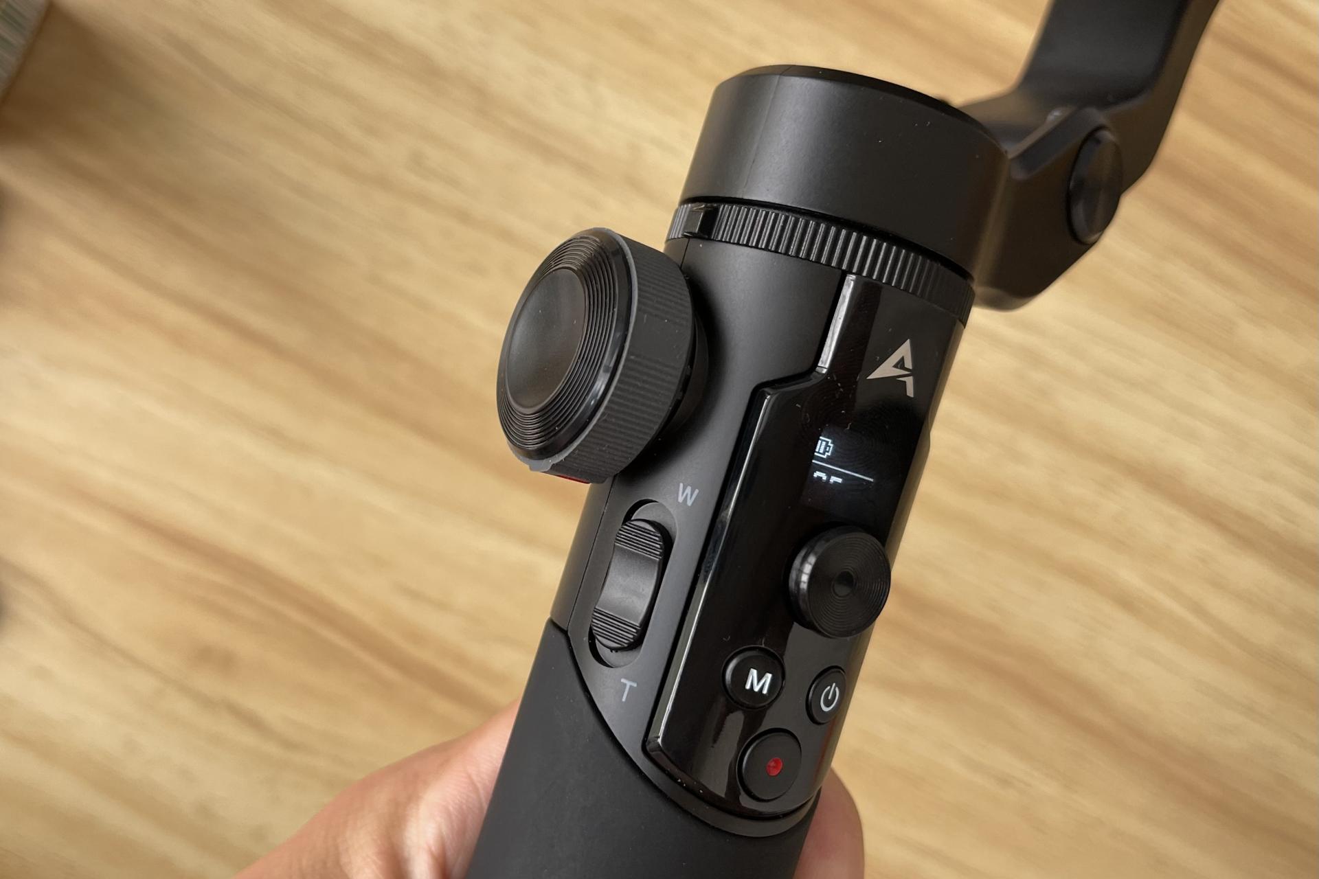 高端品牌防抖稳定器哪款好(奥川稳定器体验,三轴防抖,一手掌握,高性价